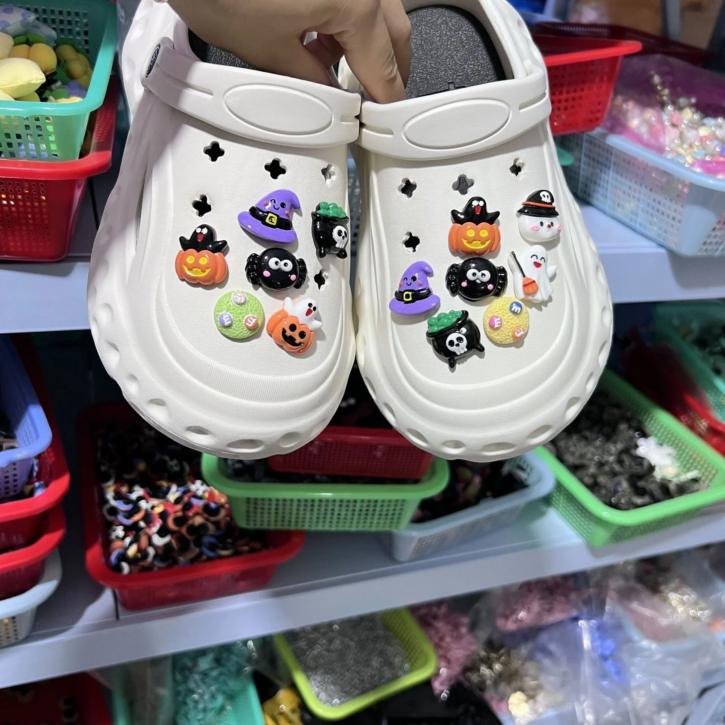 Hole Shoes Accessories Fit Diy Shoe Buckle Halloween Cartoon - GeeNuxe 